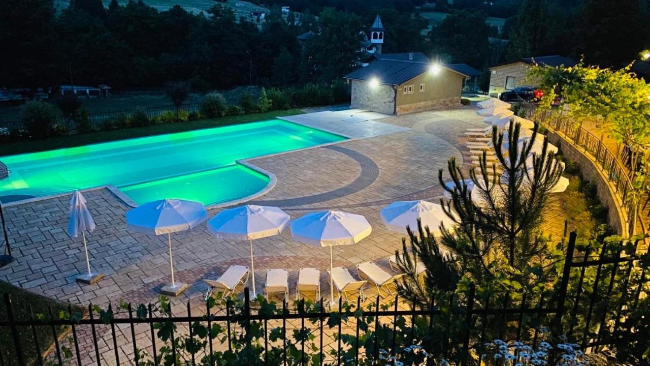 Комплекс Омайник Villa คาโลเฟอร์ ภายนอก รูปภาพ