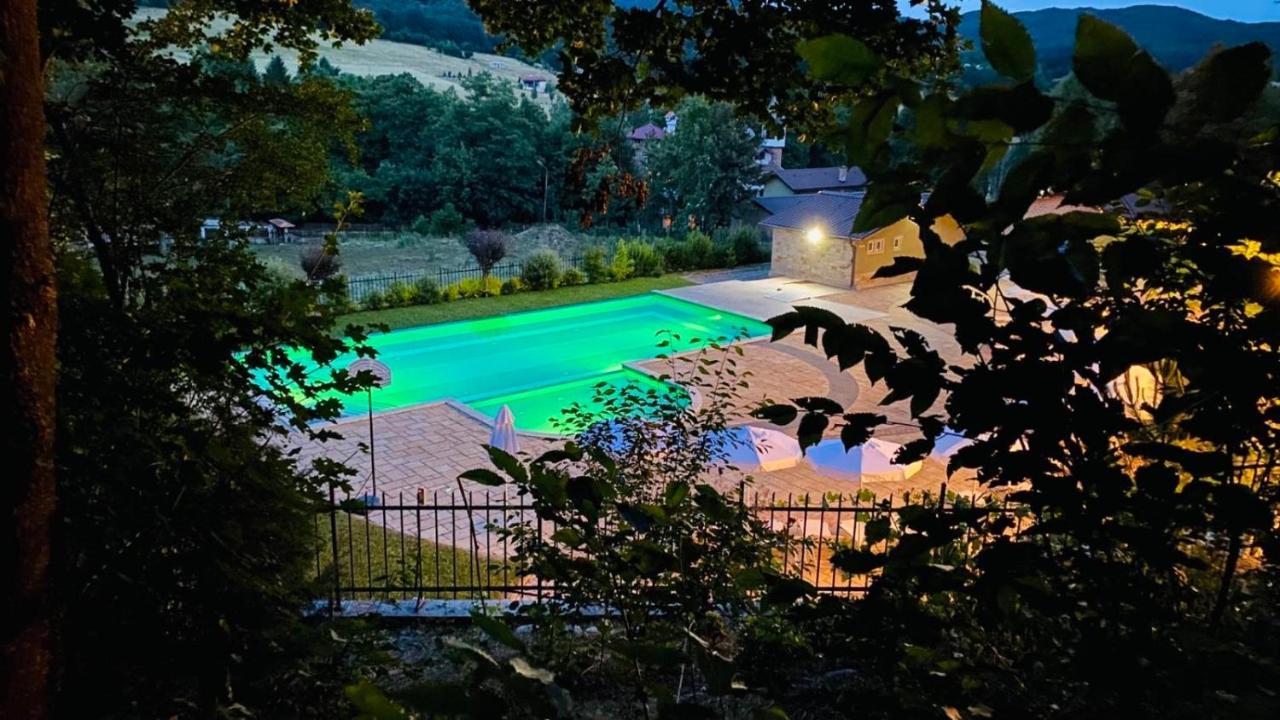 Комплекс Омайник Villa คาโลเฟอร์ ภายนอก รูปภาพ